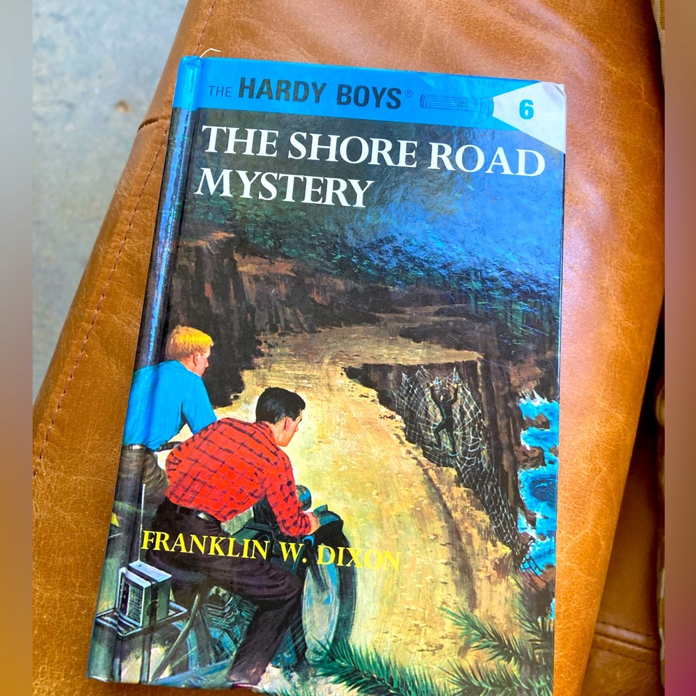 Hardy boy mystery # 6 in series. Shore road mystery.